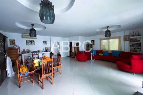 Casa de 8 dormitorios en Pattaya, Tailandia № 211868 - foto 14