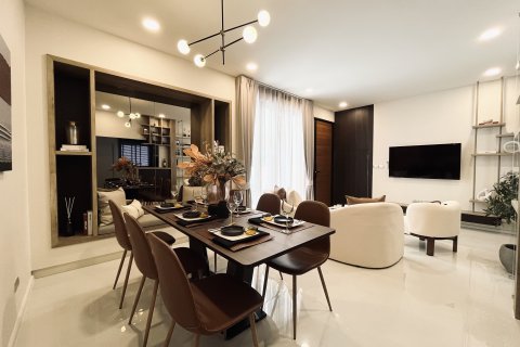 Townhouse in Lat Phrao, Bangkok, Thailand 3 bedrooms № 169582 - photo 2