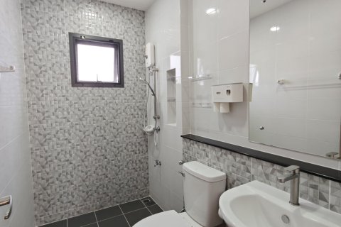 Maison à Min Buri, Bangkok, Thaïlande 4 chambres № 170519 - photo 19