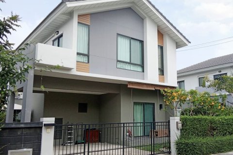 Maison à Min Buri, Bangkok, Thaïlande 4 chambres № 170519