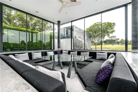 Villa in Phuket, Thailand 4 bedrooms № 174000 - photo 2