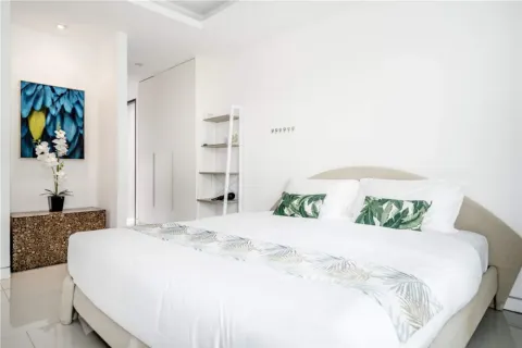 Villa in Phuket, Thailand 4 bedrooms № 174000 - photo 10