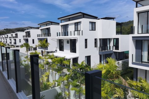 Villa in Phuket, Thailand 6 bedrooms № 145241 - photo 1