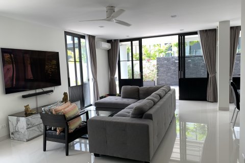 Villa in Phuket, Thailand 6 bedrooms № 145241 - photo 2