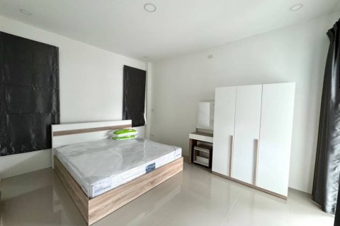 Villa in Cha-am, Thailand 3 bedrooms № 115311 - photo 7