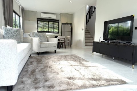 House in Bangkok, Thailand 4 bedrooms № 181143 - photo 4