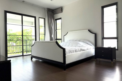 House in Bangkok, Thailand 4 bedrooms № 181143 - photo 7