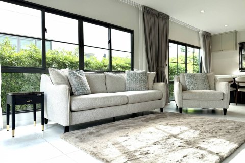 House in Bangkok, Thailand 4 bedrooms № 181143 - photo 3