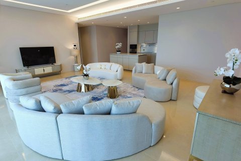 Condo in Bangkok, Thailand, 5 bedrooms  № 181147 - photo 10