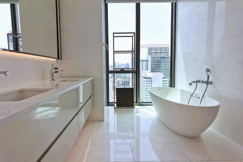 Condo in Bangkok, Thailand, 5 bedrooms  № 181147 - photo 20
