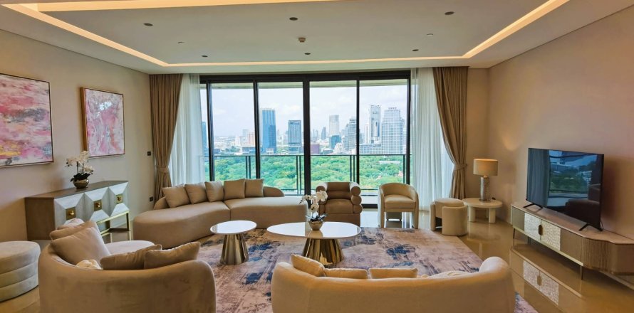 Condo in Bangkok, Thailand, 5 bedrooms  № 181147