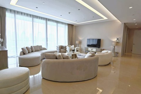 Condo in Bangkok, Thailand, 5 bedrooms  № 181147 - photo 7