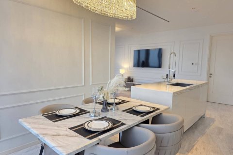 Condo in Bangkok, Thailand, 2 bedrooms  № 181148 - photo 8