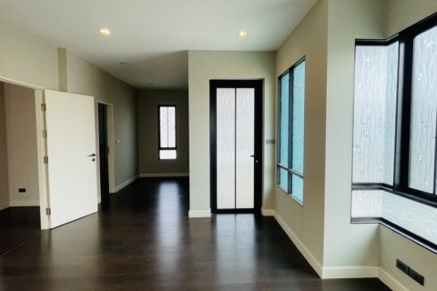 House in San Sai, Thailand 3 bedrooms № 156506 - photo 5