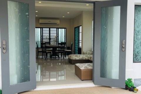 House in San Sai, Thailand 3 bedrooms № 156506 - photo 4