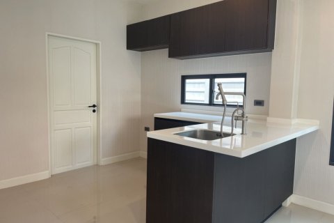 House in San Sai, Thailand 3 bedrooms № 156506 - photo 9