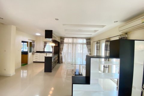 House in Pattaya, Thailand 3 bedrooms № 156502 - photo 18