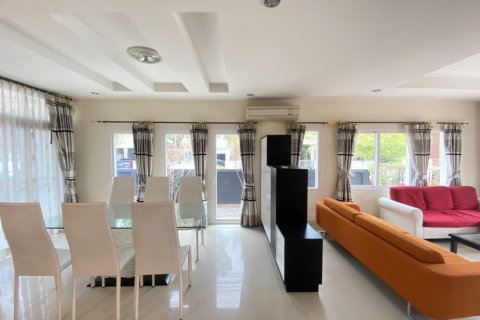 House in Pattaya, Thailand 3 bedrooms № 156502 - photo 19