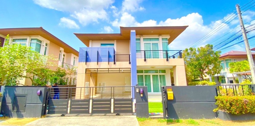 House in Pattaya, Thailand 3 bedrooms № 156502