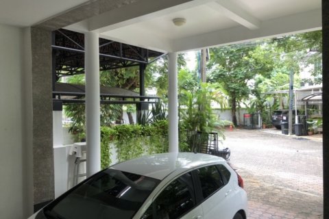 Таунхаус в Пхракханонге, Бангкок, Таиланд с 4 спальнями № 143559 - фото 18