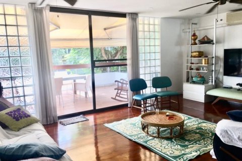 Таунхаус в Пхракханонге, Бангкок, Таиланд с 4 спальнями № 143559 - фото 1