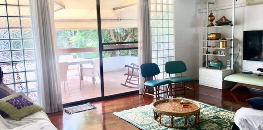 Таунхаус в Пхракханонге, Бангкок, Таиланд с 4 спальнями № 143559