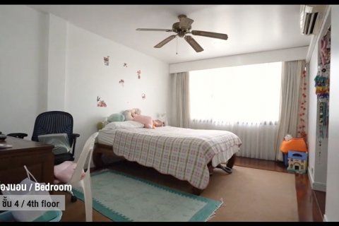 Таунхаус в Пхракханонге, Бангкок, Таиланд с 4 спальнями № 143559 - фото 2
