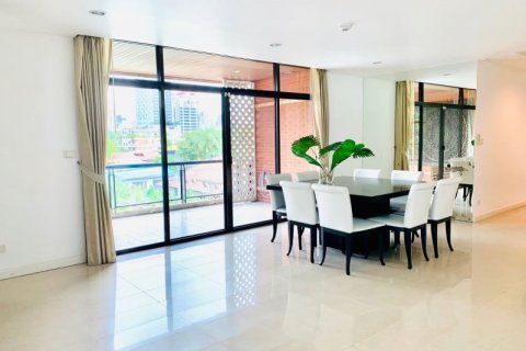 Condo à Bangkok, Thaïlande, 4 chambres  № 143560 - photo 1