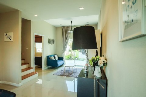 House in Bang Lamung, Thailand 4 bedrooms № 205373 - photo 2