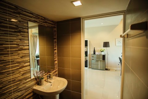 House in Bang Lamung, Thailand 4 bedrooms № 205373 - photo 10