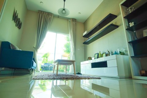 House in Bang Lamung, Thailand 4 bedrooms № 205373 - photo 4