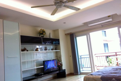 Studio dans le Condo à Pattaya, Thaïlande  № 204476 - photo 4