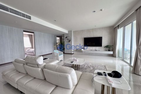 Condo in Pattaya, Thailand, 3 bedrooms  № 196683 - photo 6
