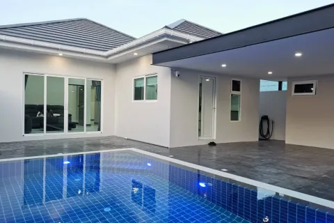 Villa in Pattaya, Thailand 2 bedrooms № 154868 - photo 1