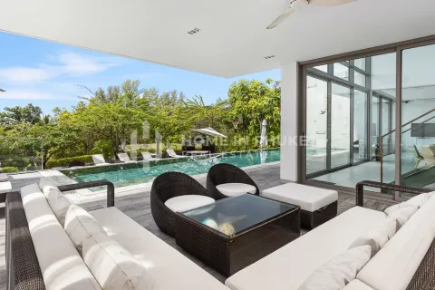 Condo in Phuket, Thailand, 4 bedrooms № 205913