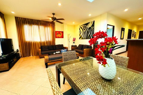 Condo à Pattaya, Thaïlande, 3 chambres № 137799 - photo 6