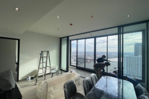 Кондоминиум с 2 спальнями в Кхлонг Сане, Бангкок, Таиланд № 148806 - фото 3