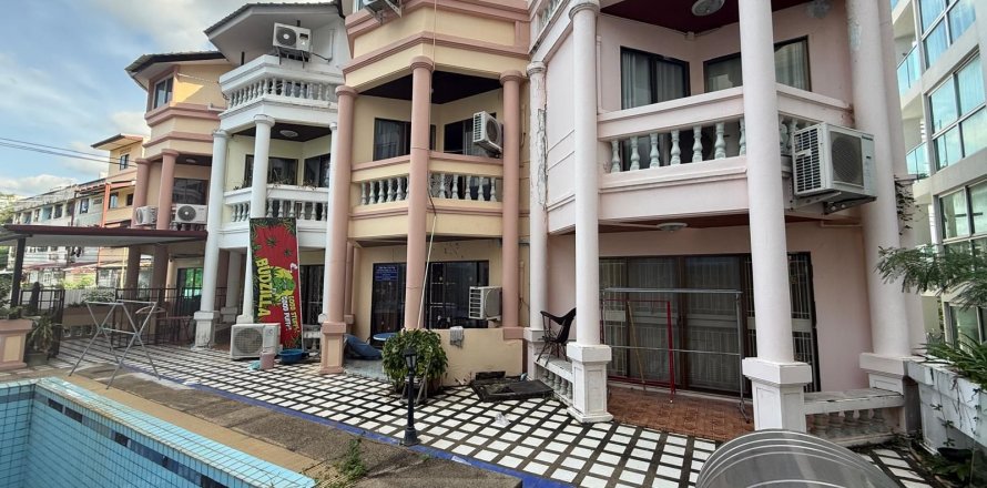 Townhouse in Pattaya, Thailand 4 bedrooms № 148810
