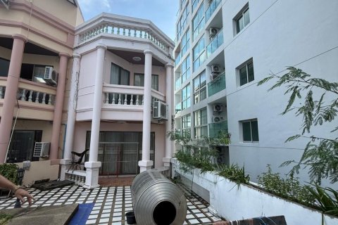 Townhouse in Pattaya, Thailand 4 bedrooms № 148810 - photo 7