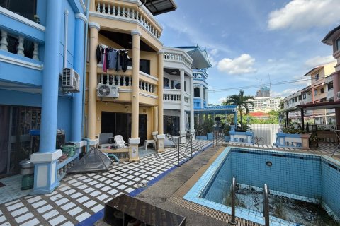 Townhouse in Pattaya, Thailand 4 bedrooms № 148810 - photo 10