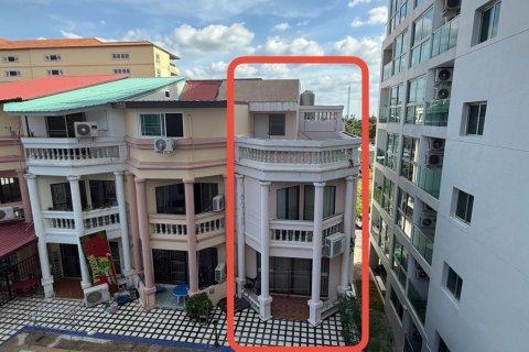 Townhouse in Pattaya, Thailand 4 bedrooms № 148810 - photo 3