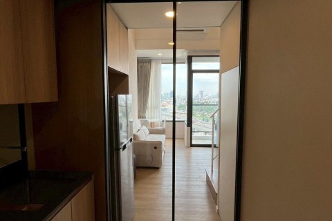 Studio dans le Condo à Huai Khwang, Bangkok, Thaïlande  № 147119 - photo 2