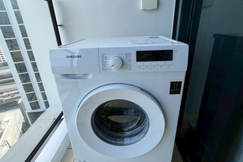 Studio dans le Condo à Huai Khwang, Bangkok, Thaïlande  № 147119 - photo 13