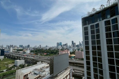 Studio dans le Condo à Huai Khwang, Bangkok, Thaïlande  № 147119 - photo 14