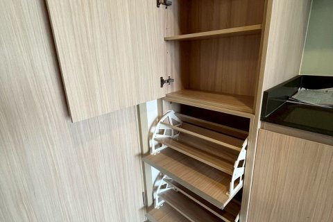 Studio dans le Condo à Huai Khwang, Bangkok, Thaïlande  № 147119 - photo 24