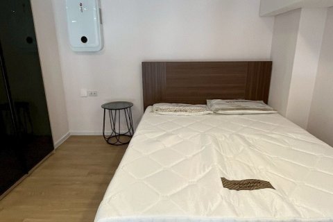 Studio dans le Condo à Huai Khwang, Bangkok, Thaïlande  № 147119 - photo 12