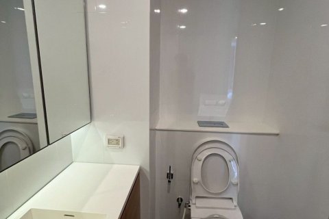 Studio dans le Condo à Huai Khwang, Bangkok, Thaïlande  № 147119 - photo 30