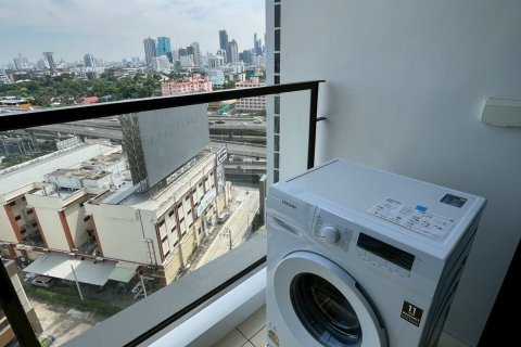 Studio dans le Condo à Huai Khwang, Bangkok, Thaïlande  № 147119 - photo 18