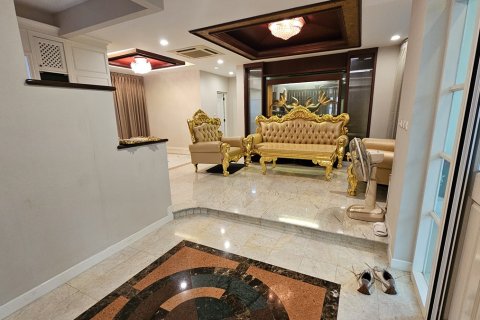 บ้านในจตุจักร, กรุงเทพฯ, ประเทศไทย 4 ห้องนอน № 201138 - รูปถ่าย 3