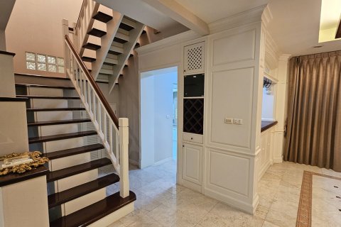 บ้านในจตุจักร, กรุงเทพฯ, ประเทศไทย 4 ห้องนอน № 201138 - รูปถ่าย 25